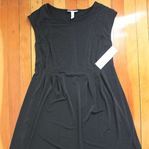 New With Tags Liz Lange Maternity Dress